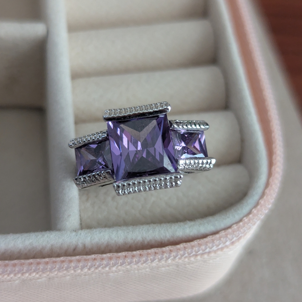 Silver Tone Ring Size 7. Stamp 925. Purple Stone.